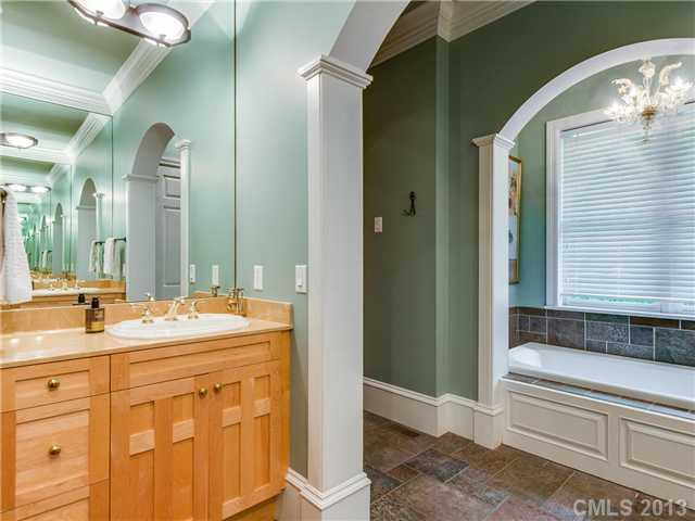 812 Queens Road Charlotte, NC 28207 - Photo 11 of 16 Gallery Image 11