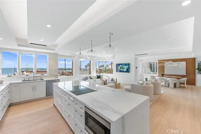 $6,995,000 | 3130 Breakers Drive, Corona del Mar, CA 92625