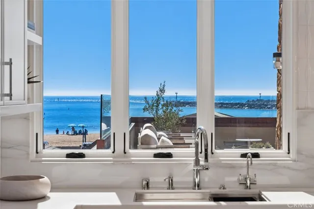 $6,995,000 | 3130 Breakers Drive, Corona del Mar, CA 92625