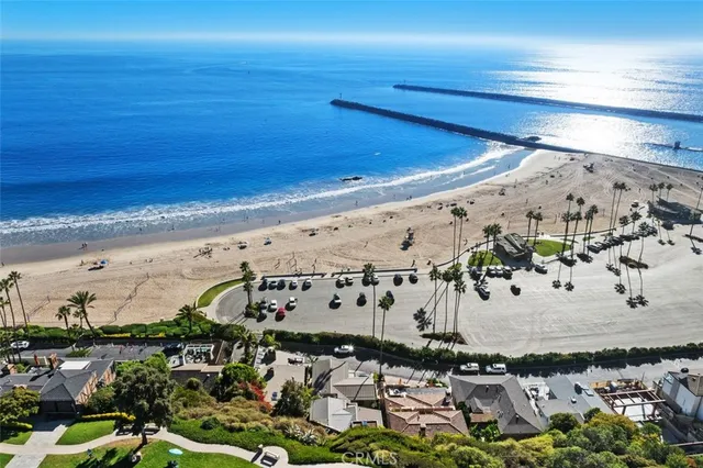 $6,995,000 | 3130 Breakers Drive, Corona del Mar, CA 92625