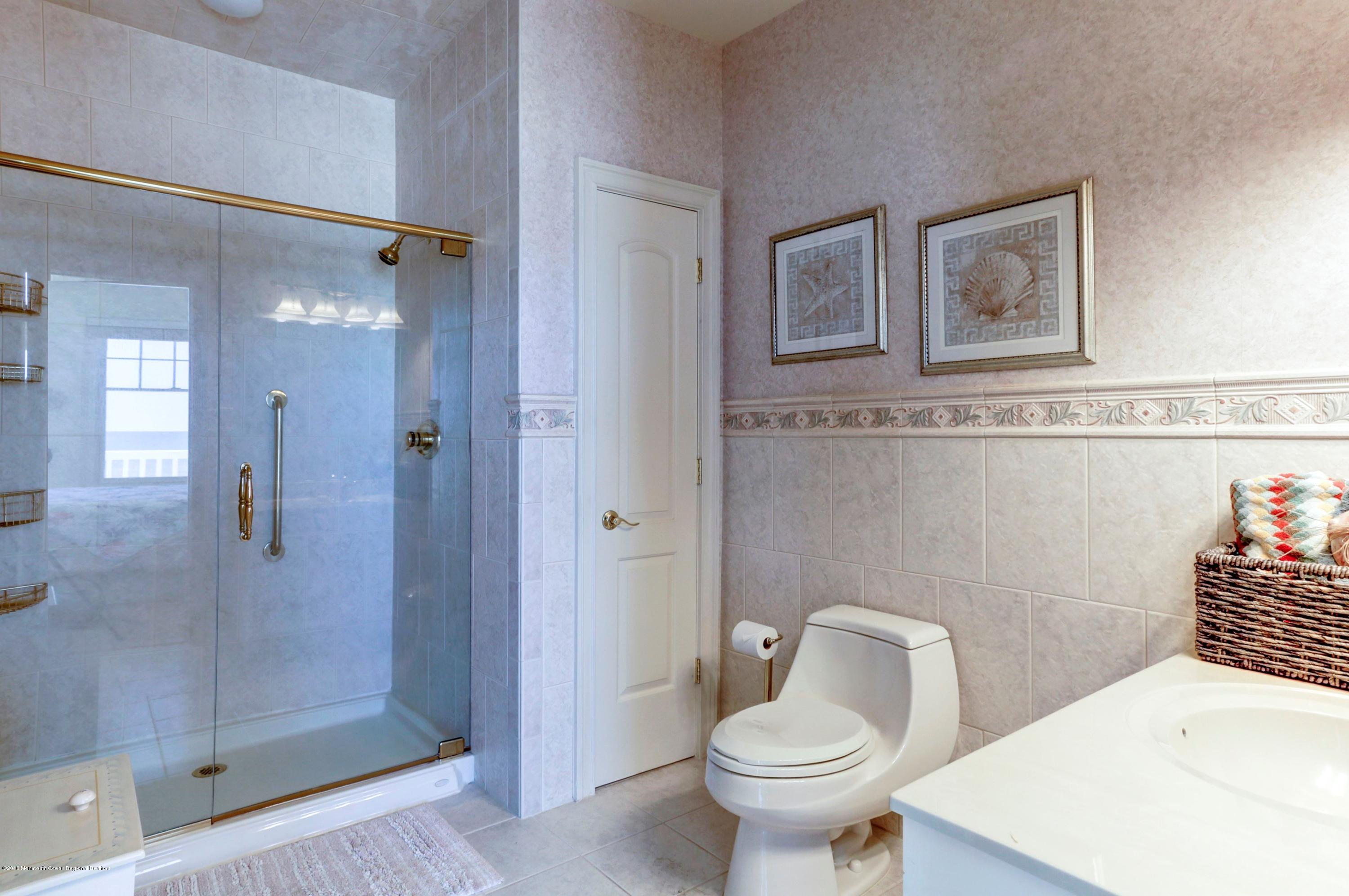 233 Beach Front, Unit 3 Manasquan, NJ 08736 - Photo 25 of 43 masterbath1