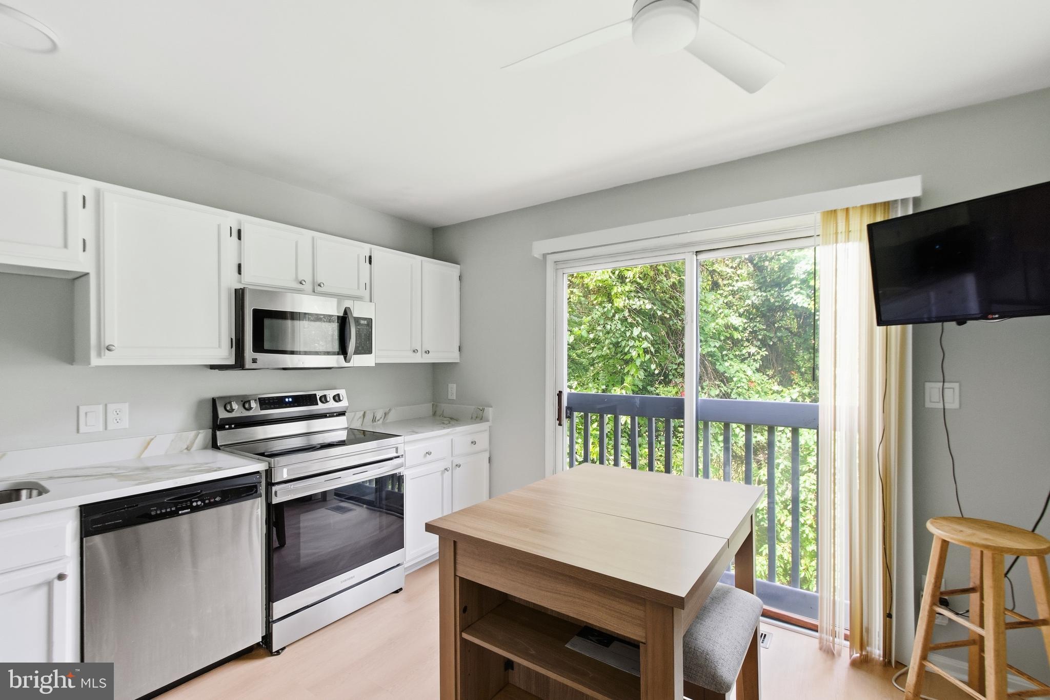 5121 South Barnaby Road Temple Hills, MD 20748 - Photo 4 of 35 kitchen