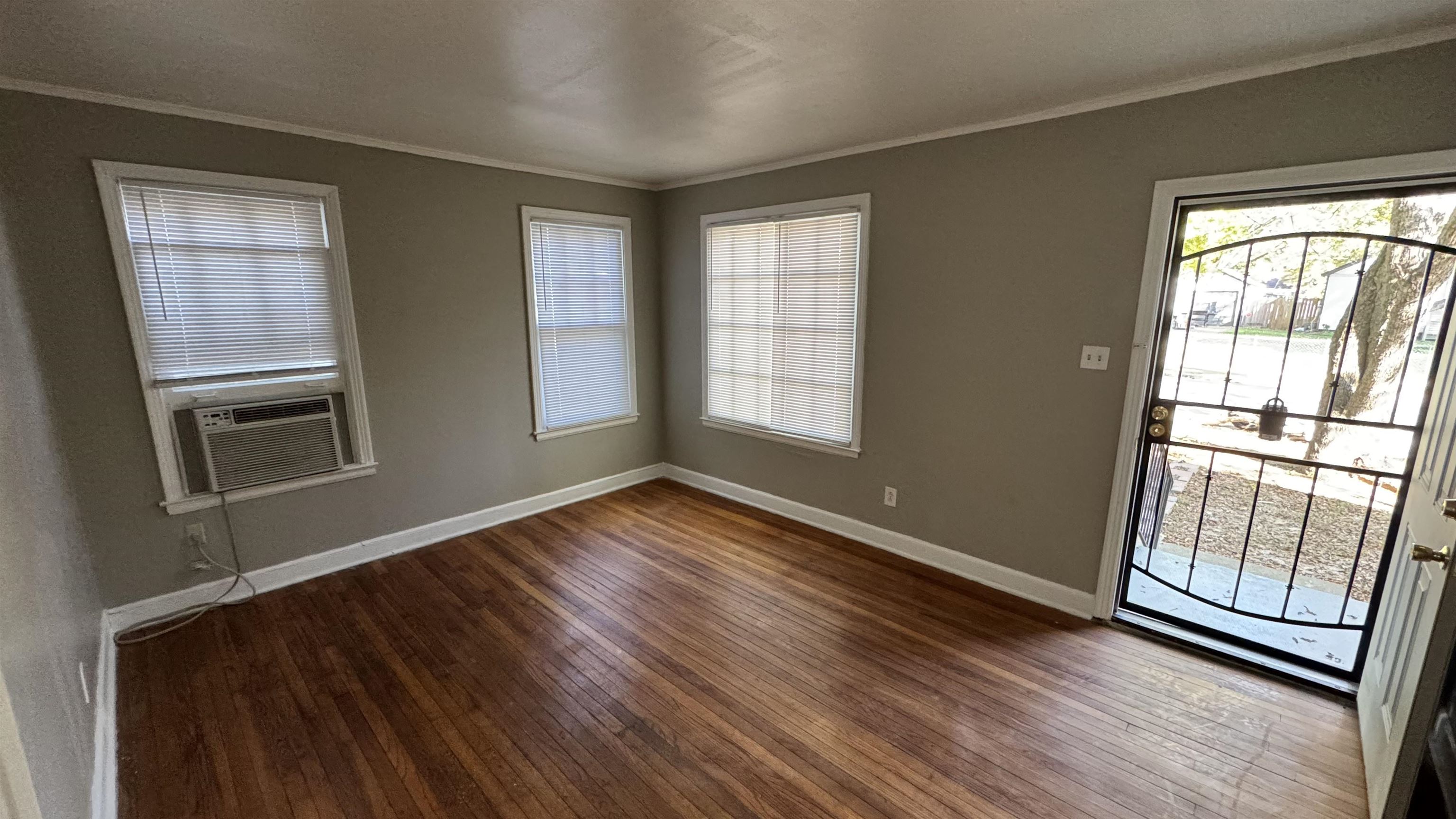 1041 Isabelle Street Memphis, TN 38122 - Photo 2 of 13