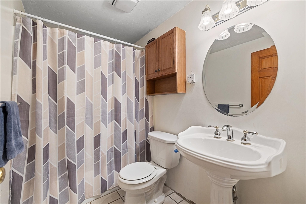 24 Oxford Road Charlton, MA 01507 - Photo 19 of 24 Gallery Image 19