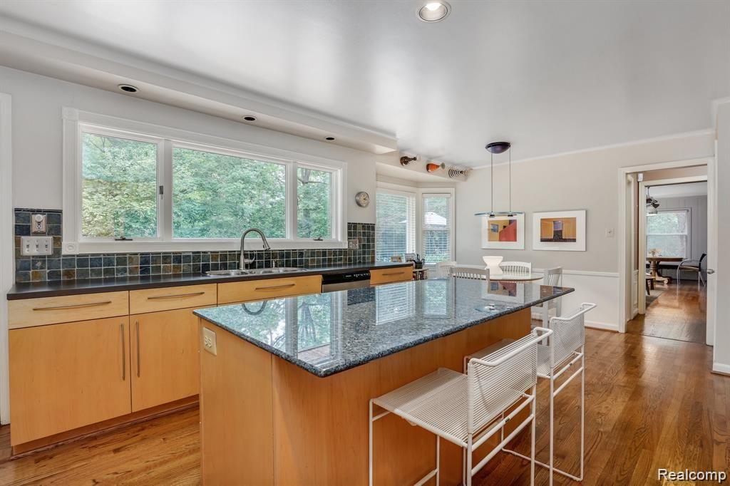 31241 Lahser Road Beverly Hills, MI 48025 - Photo 21 of 65