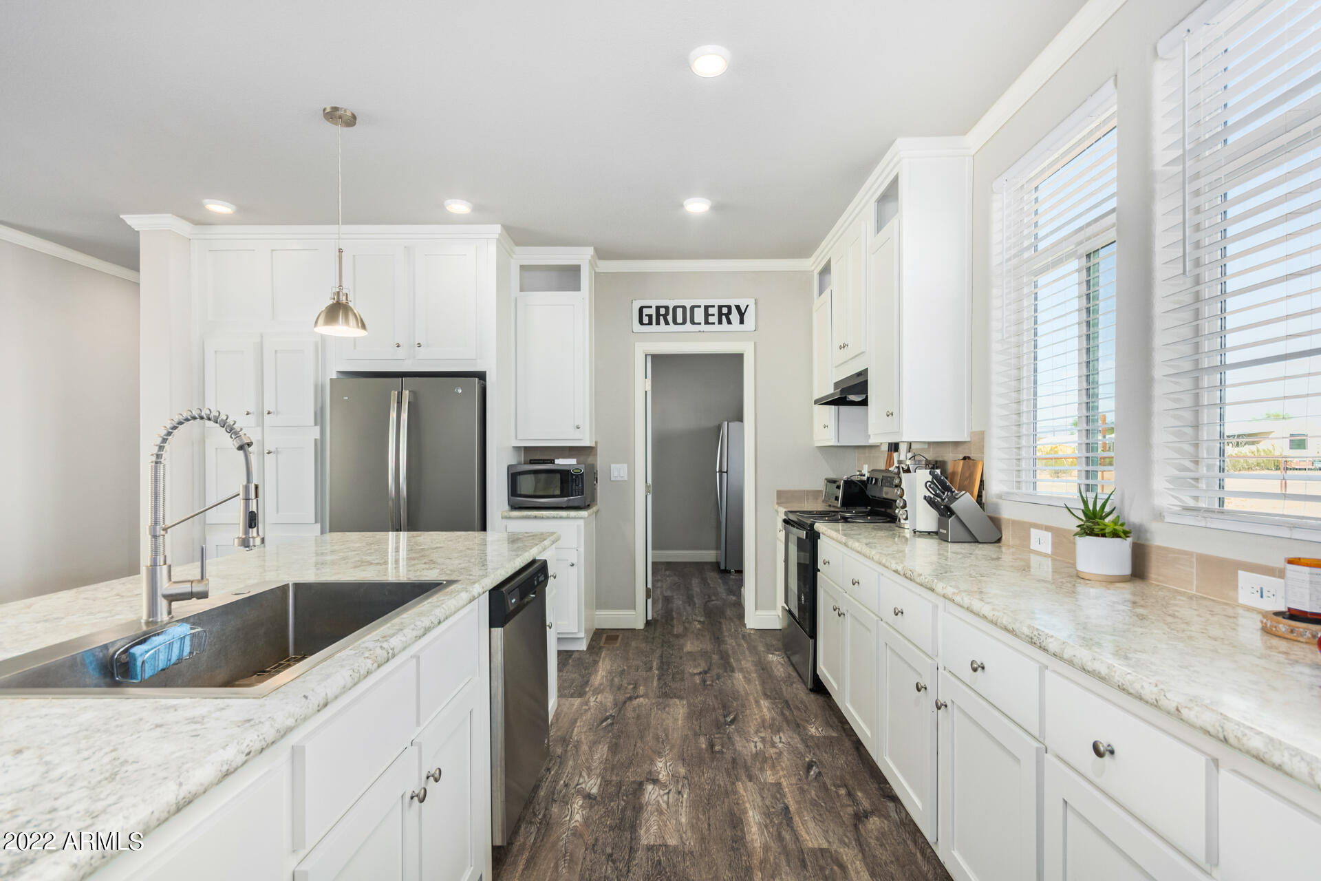 155 North Cactus Road Apache Junction, AZ 85119 - Photo 17 of 87 17 - Cactus