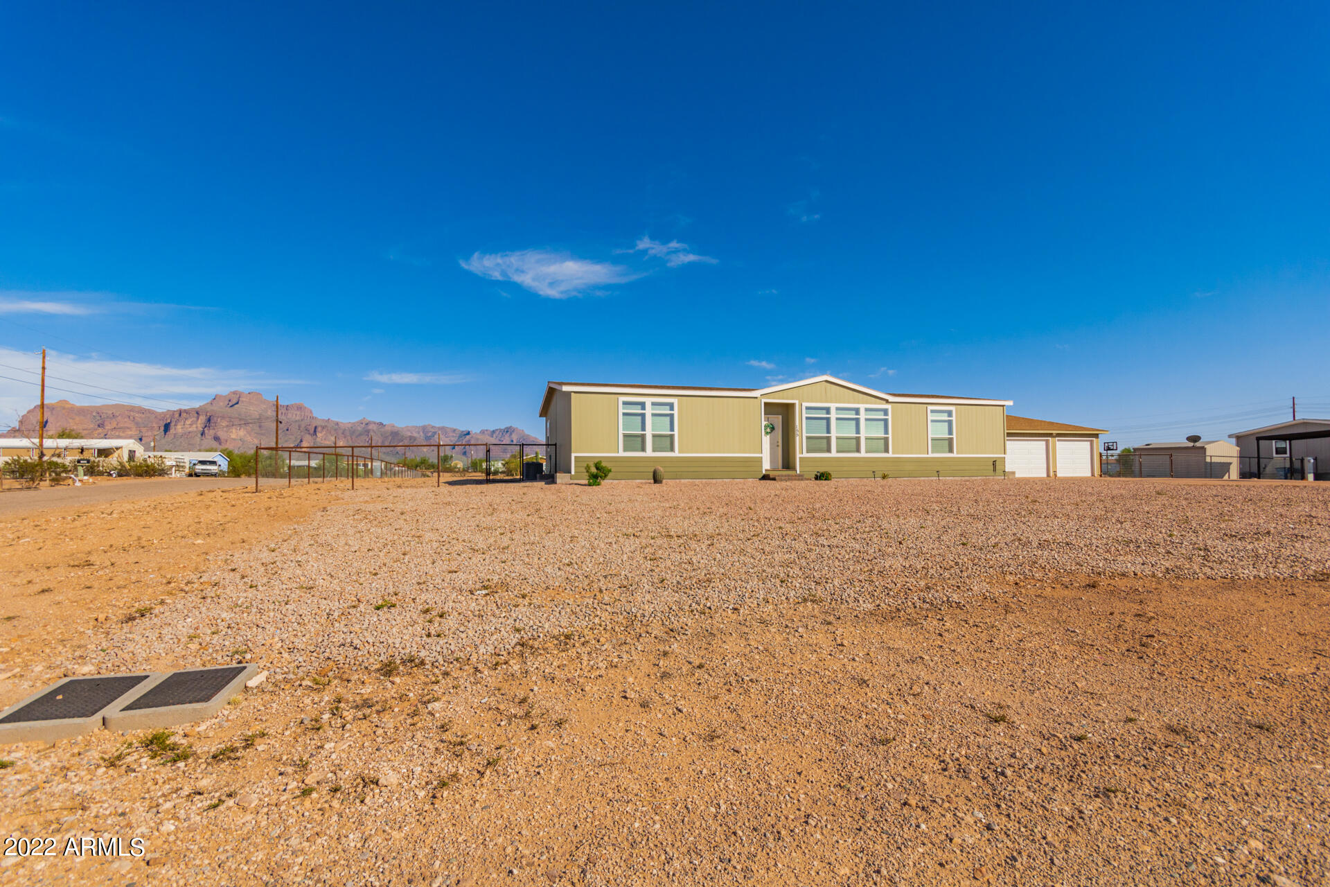155 North Cactus Road Apache Junction, AZ 85119 - Photo 3 of 87 3 - Cactus