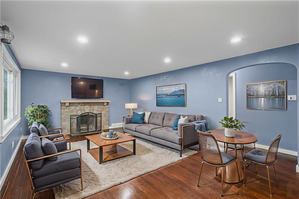 1809 Rosedale Street Verona, PA 15147 - Photo 4 of 47 Expansive open living area