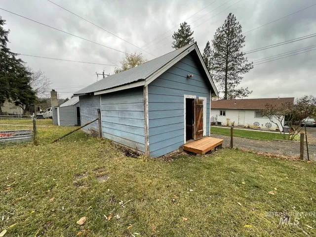 $195,000 | 920 Pine Street, Potlatch, ID 83855