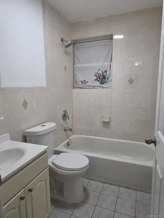 $3,058 | 400 Crescent Street, Unit 1 2 3 | City Line