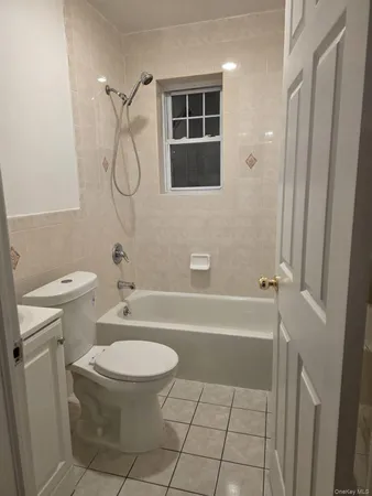 $3,058 | 400 Crescent Street, Unit 1 2 3 | City Line