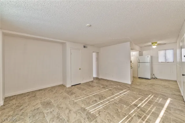 $975 | 3821 Daisy Street, Unit 31, Las Vegas, NV 89119