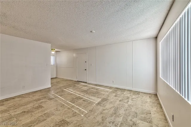 $975 | 3821 Daisy Street, Unit 31, Las Vegas, NV 89119