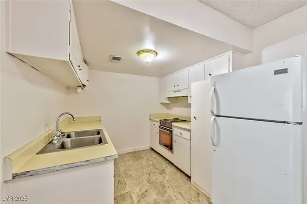 $775 | 3821 Daisy Street, Unit 31, Las Vegas, NV 89119