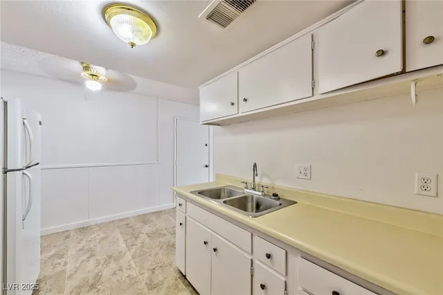 $975 | 3821 Daisy Street, Unit 31, Las Vegas, NV 89119