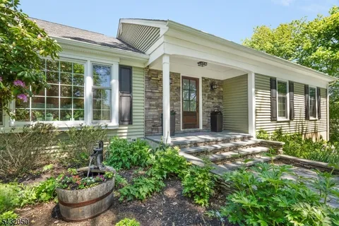 $799,000 | 3 Aspen Drive, Chester, NJ 07930