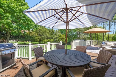 $799,000 | 3 Aspen Drive, Chester, NJ 07930