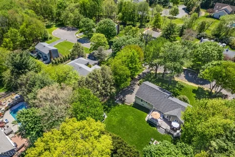$799,000 | 3 Aspen Drive, Chester, NJ 07930