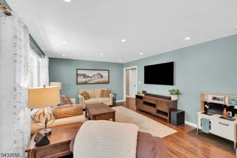 $799,000 | 3 Aspen Drive, Chester, NJ 07930
