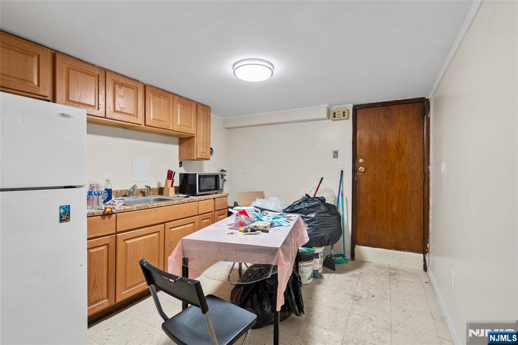 335 Court Street Elizabeth, NJ 07206 - Photo 19 of 27