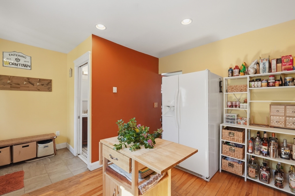 22 Merrill Road Worcester, MA 01606 - Photo 11 of 40
