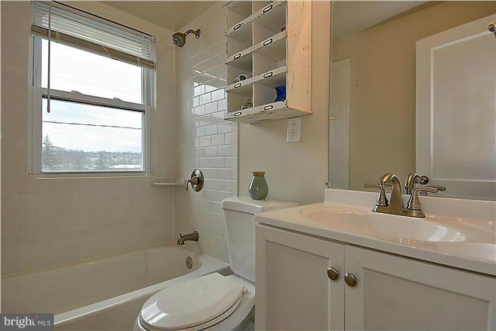 3610 Kemper Road Arlington, VA 22206 - Photo 14 of 22 Bath