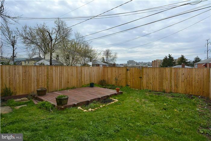 3610 Kemper Road Arlington, VA 22206 - Photo 3 of 22 Exterior (Rear)