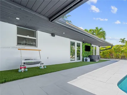 $1,150,000 | 1701 Southwest 3rd Avenue, Pompano Beach, FL 33060