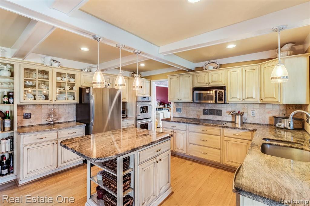 35949 Congress Road Farmington Hills, MI 48335 - Photo 15 of 47