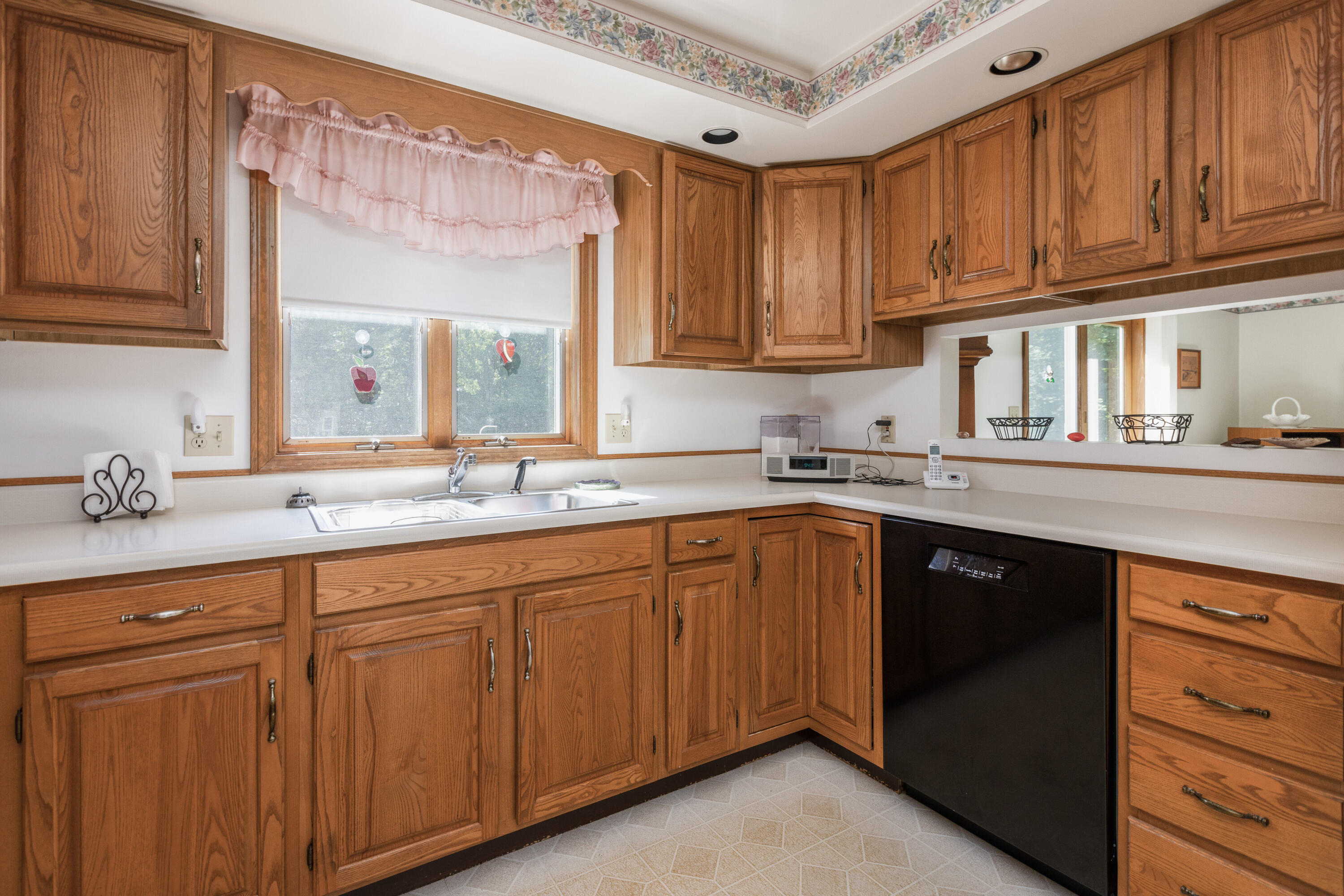 8 Merrill Road Westbrook, ME 04092 - Photo 6 of 39 8 Merrill Rd Westbrook ME-print-006-014-