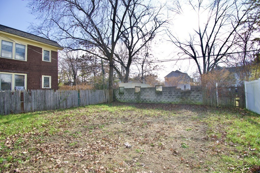 79 Quincy Street Springfield, MA 01109 - Photo 27 of 27 a backyard of a house