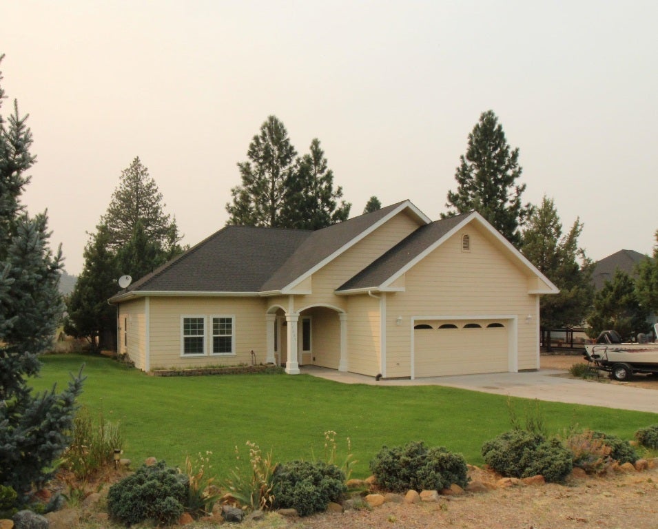 17025 Casper Road Weed, CA 96094 - Photo 1 of 22 Gallery Image 1