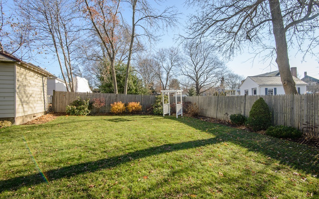 11 Station Road Salem, MA 01970 - Photo 4 of 30