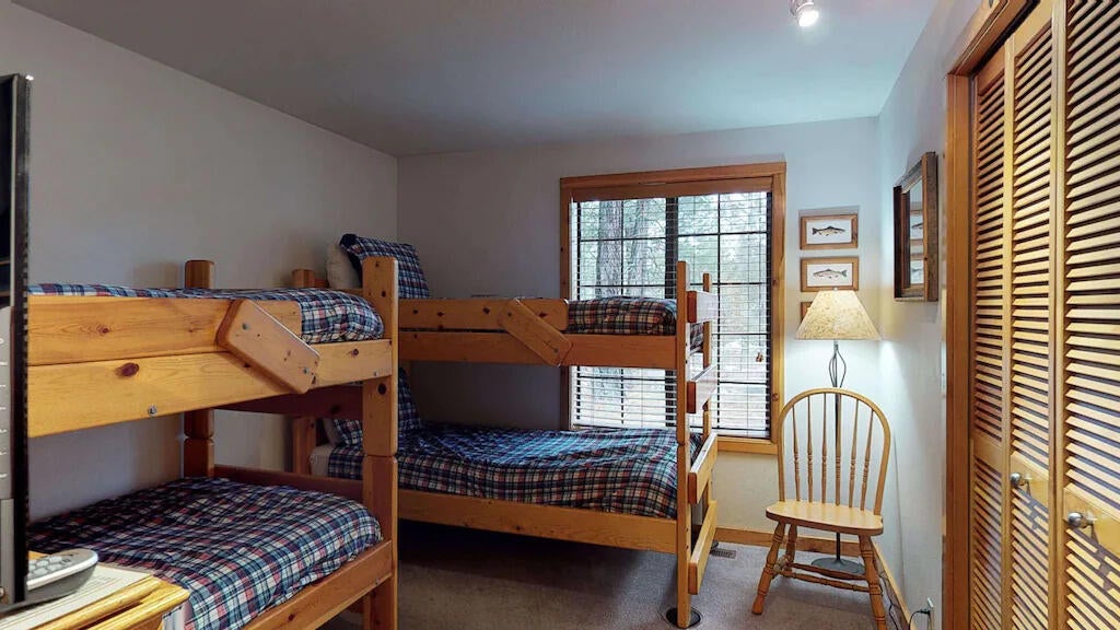 57495 Circle 4 Cabin Road, Unit 24 Sunriver, OR 97707 - Photo 9 of 17 f15ed5a3.f10