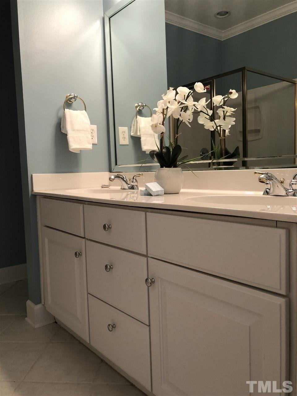 216 Ashton Hall Lane Raleigh, NC 27609 - Photo 15 of 27