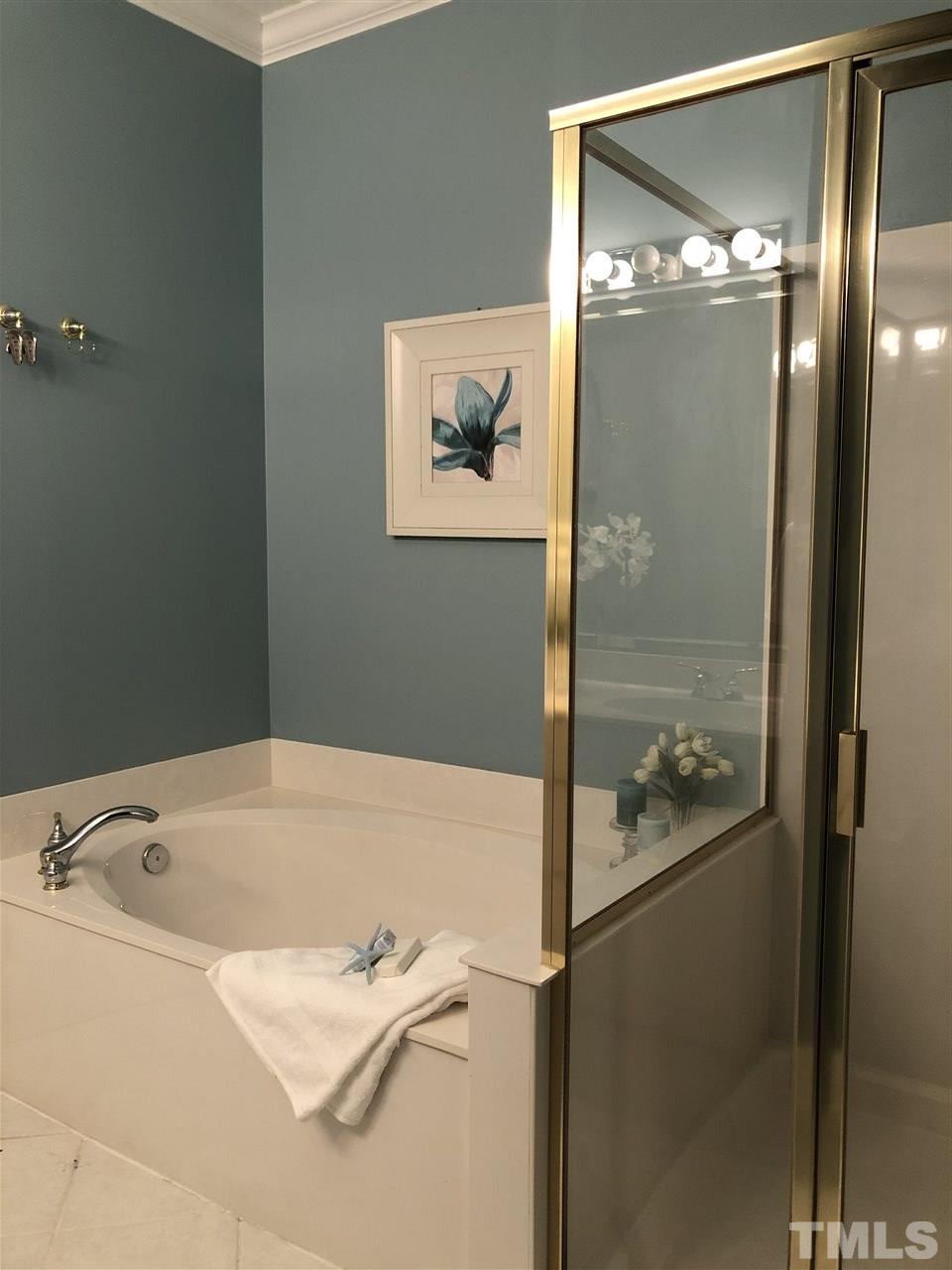 216 Ashton Hall Lane Raleigh, NC 27609 - Photo 16 of 27