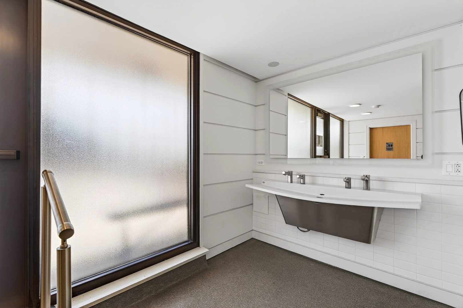 6007 North Sheridan Road, Unit 11G Chicago, IL 60660 - Photo 31 of 38