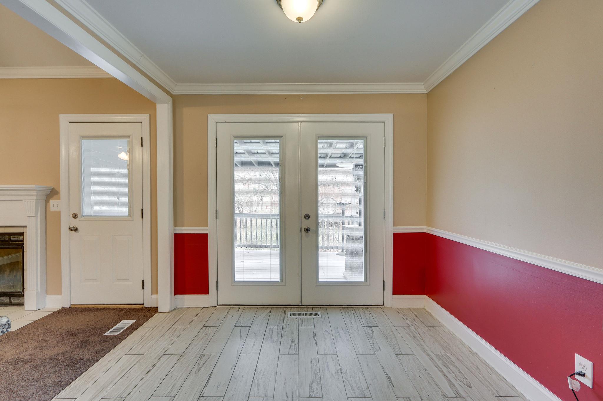 1056 Fitzpatrick Road Nashville, TN 37214 - Photo 9 of 28 Breakfast room with double doors to covered deck