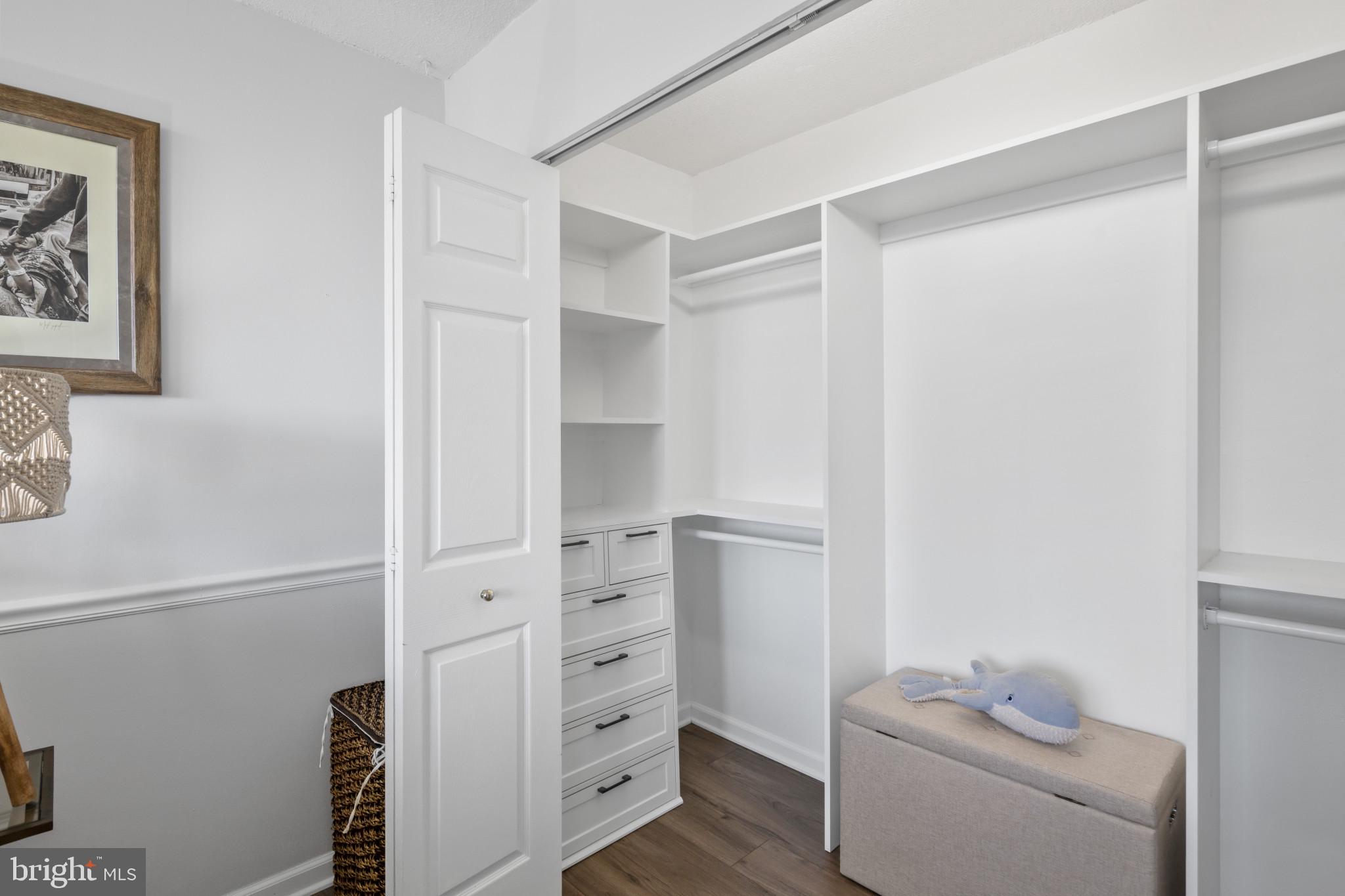 4401 Roland Avenue, Unit 310 Baltimore, MD 21210 - Photo 21 of 24 a view of room with closet