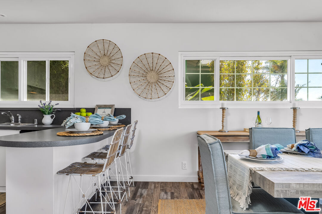 8330 Zitola Terrace Playa del Rey, CA 90293 - Photo 14 of 48 a dining room with furniture and window