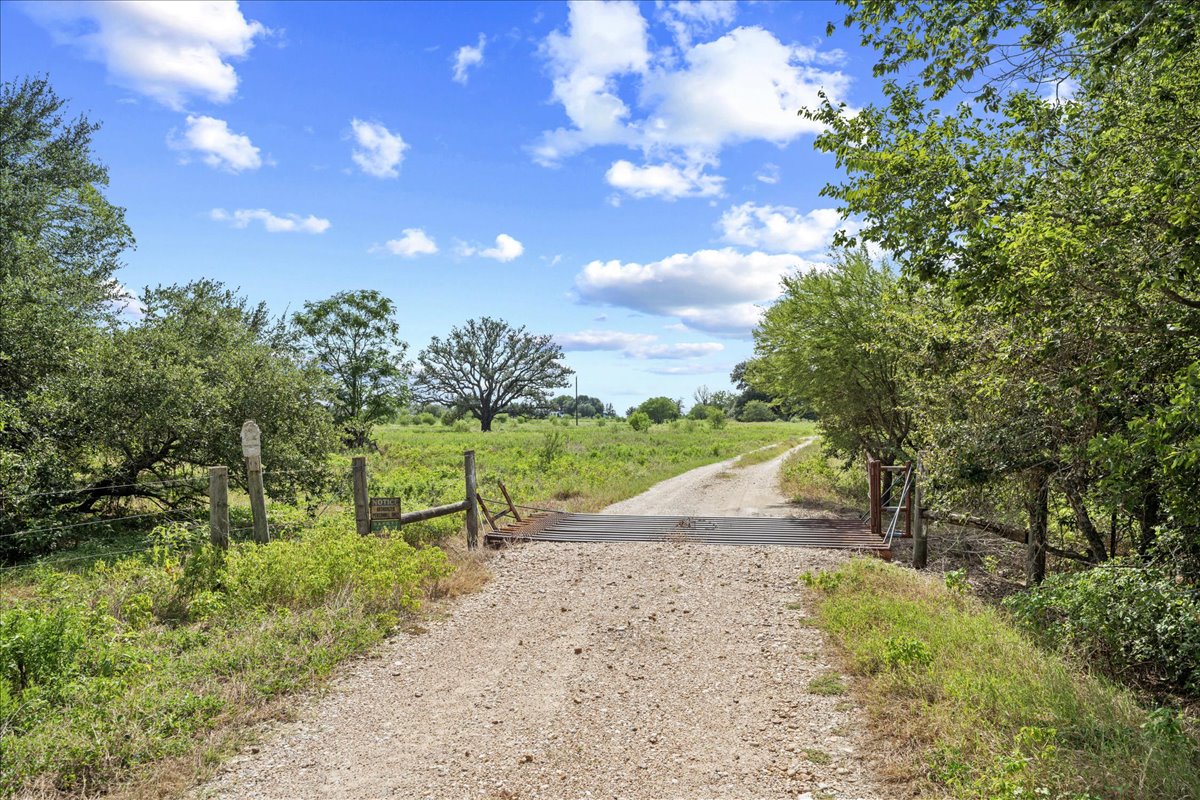 399 Prune Road La Grange, TX 78945 - Photo 9 of 35 Gallery Image 9