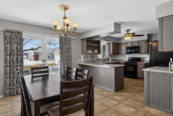 $750,000 | 5529 Langer Road, Marshall, WI 53559