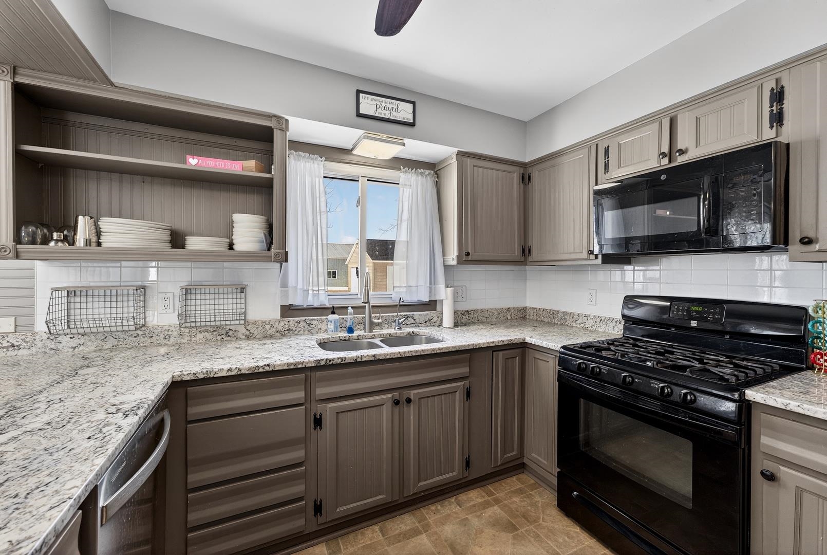 5529 Langer Road Marshall, WI 53559 - Photo 17 of 89