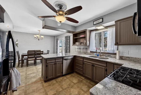 $750,000 | 5529 Langer Road, Marshall, WI 53559