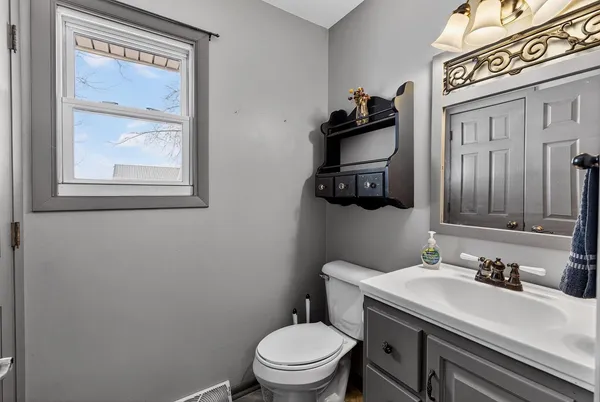 $750,000 | 5529 Langer Road, Marshall, WI 53559