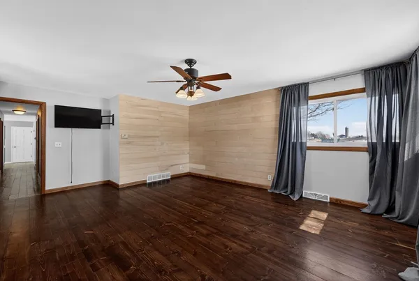 $750,000 | 5529 Langer Road, Marshall, WI 53559