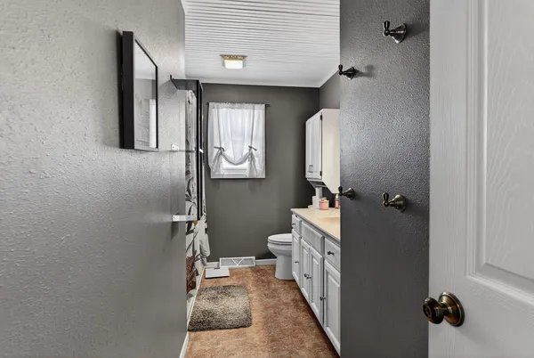 $750,000 | 5529 Langer Road, Marshall, WI 53559