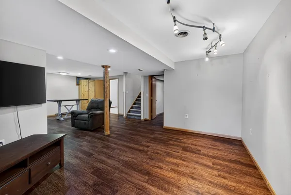 $750,000 | 5529 Langer Road, Marshall, WI 53559