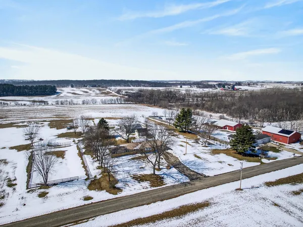 $750,000 | 5529 Langer Road, Marshall, WI 53559