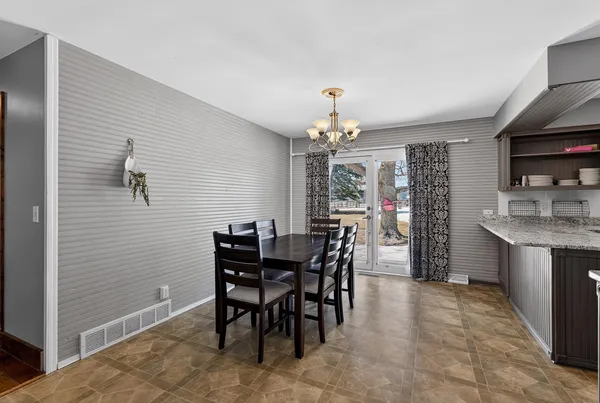 $750,000 | 5529 Langer Road, Marshall, WI 53559